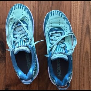 Gently used Hoka Clifton 5 (8.5)